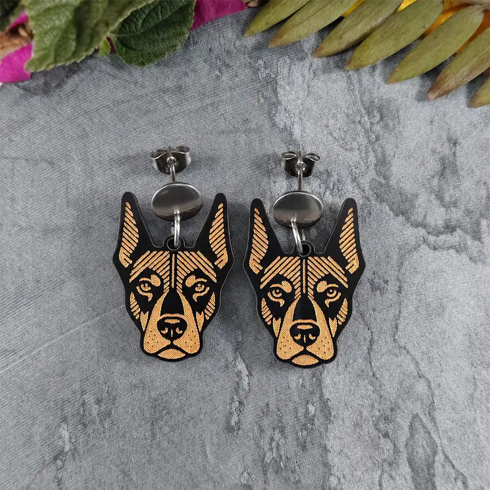 Aretes Doberman